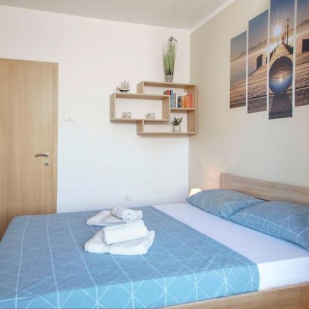 Apartmaji Pri Bosi Nogi Izola Εξωτερικό φωτογραφία