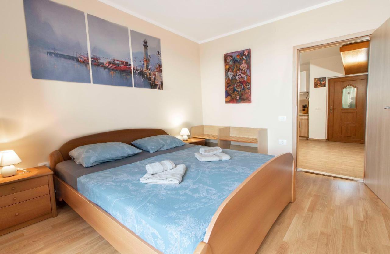 Apartmaji Pri Bosi Nogi Izola Εξωτερικό φωτογραφία