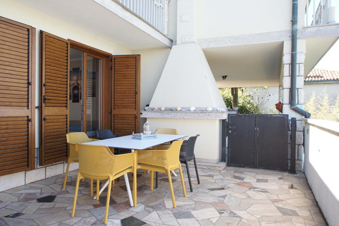 Apartmaji Pri Bosi Nogi Izola Εξωτερικό φωτογραφία